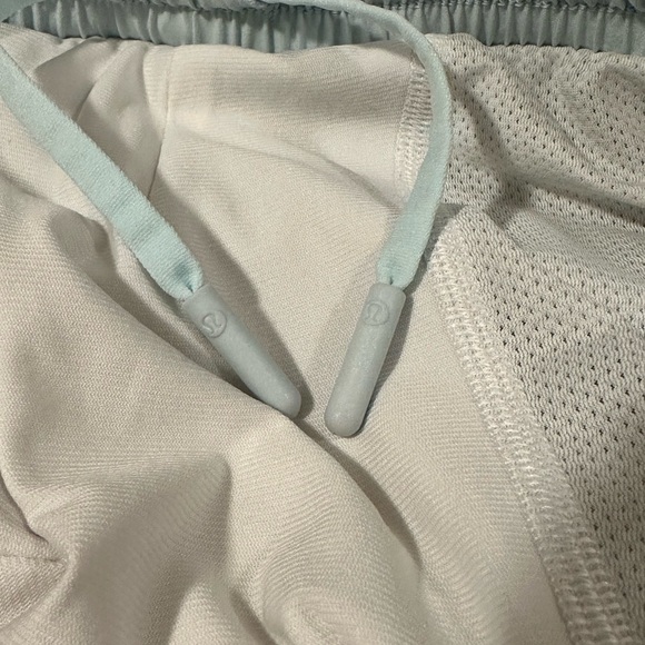 Lululemon Pace Breaker Short in Breeze Blue Size Large EUC - Picture 12 of 14
